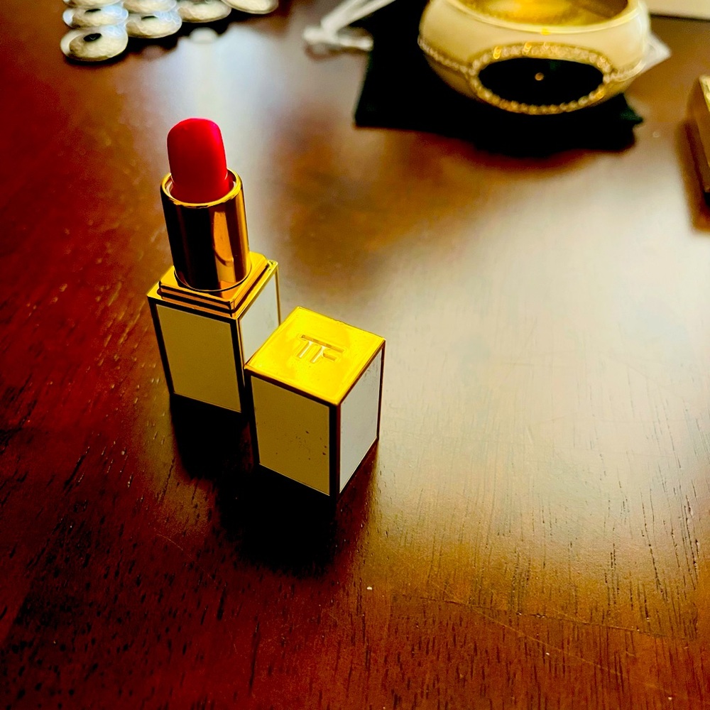 LIPSTICK-Tom Ford Hot Pink - Picture 2 of 2